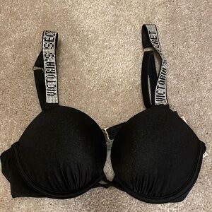 Victoria’s Secret bombshell swim top